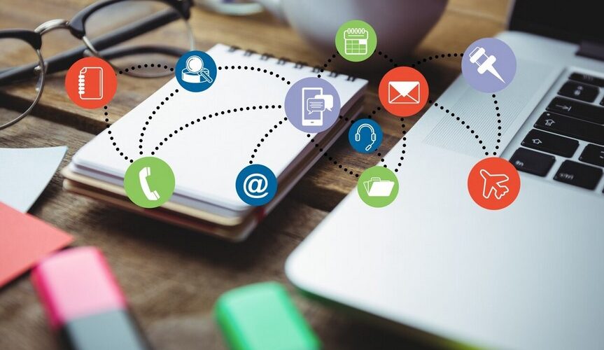 Concetto grafico di social engineering, rappresentante una minaccia informatica per le piccole e medie imprese.