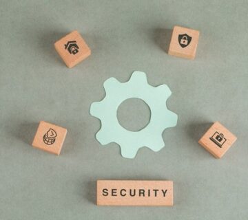 Modello Zero Trust per la sicurezza informatica delle PMI italiane, con verifica continua degli accessi e protezione dei dati aziendali.