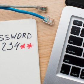 Attacco di credential stuffing con accesso non autorizzato tramite credenziali rubate